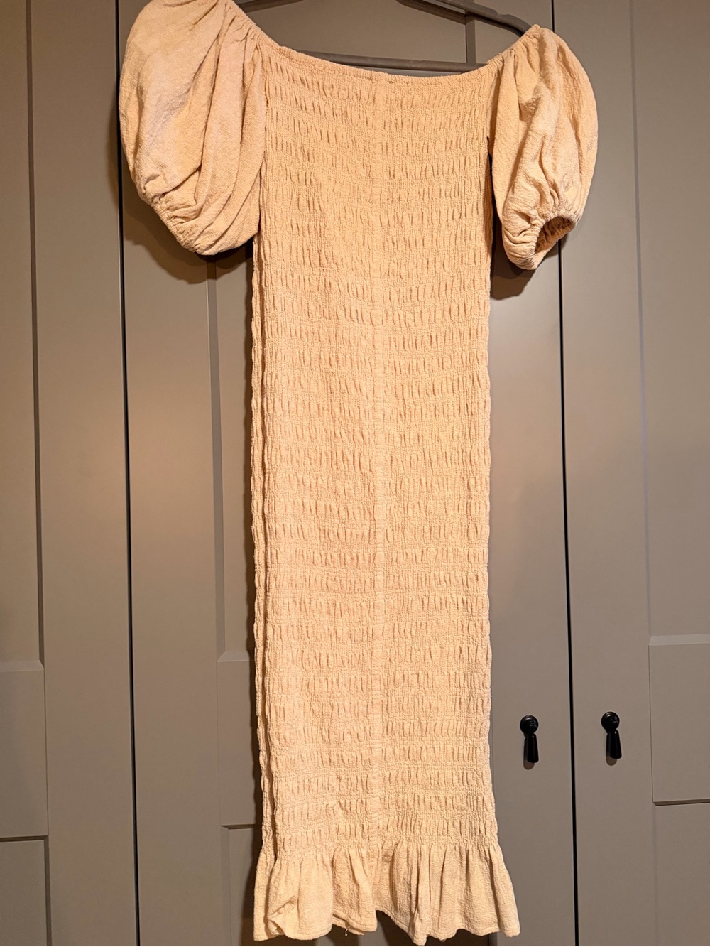Puff-Sleeve off-shoulder stretch Smocked Midi Dress in beige